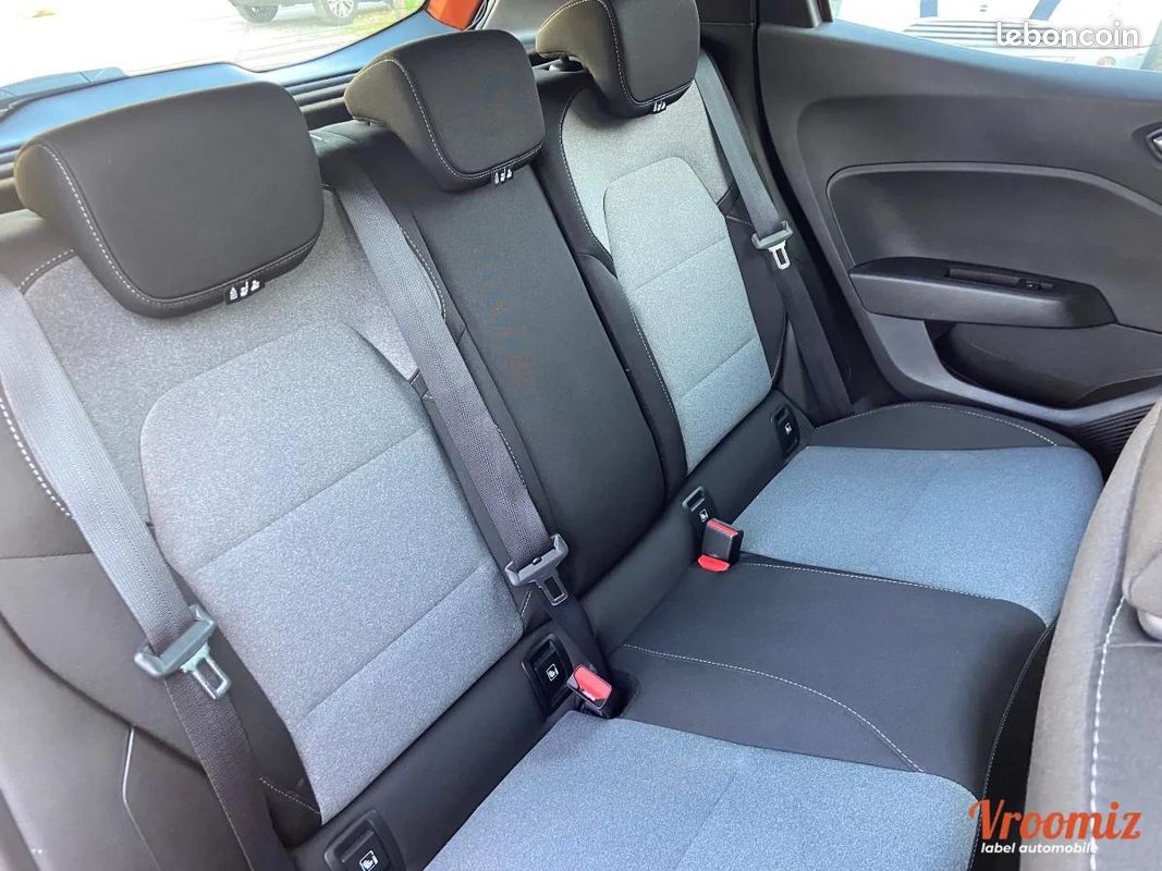 Renault Clio Essence 6900kms Seulement Comme neuve Garantie 12 mois (image 10)