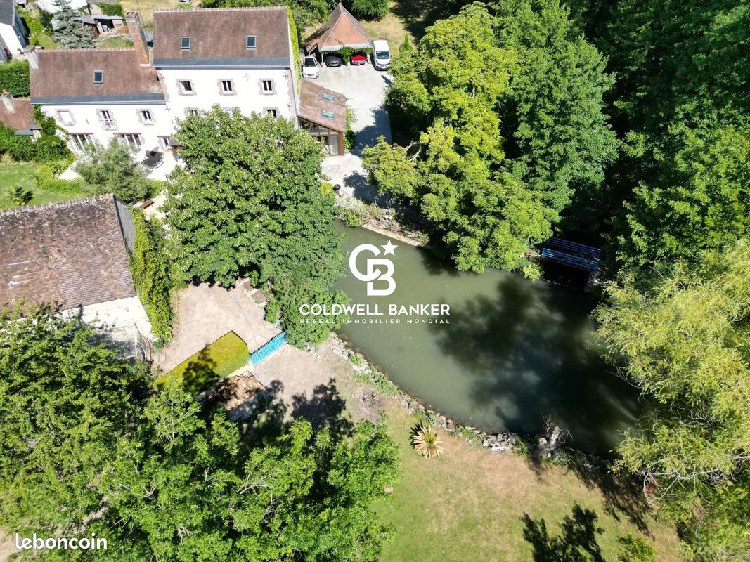 Maison 8 pièces 400 m² · à Neuville-sur-Brenne · 400 m² · 785 000 €