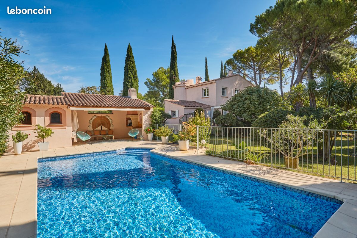 Maison 5 pièces 220 m² · à Aix-en-Provence · 220 m² · 1 090 000 €