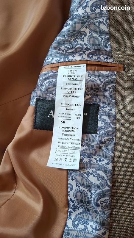 Costume mariage complet – 2 gilets + accessoires – état neuf (image 6)