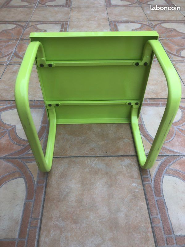 Petite table métallique verte (image 6)