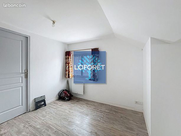 https://img.leboncoin.fr/api/v1/lbcpb1/images/0c/bb/64/0cbb64304f05f067c13358b0daa8e9ecf8cacd1c.jpg?rule=ad-image