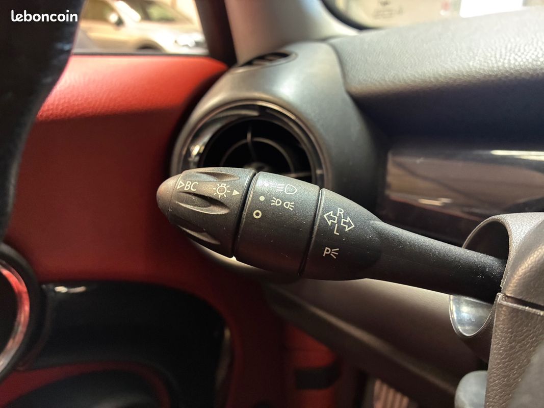 MINI MINI 1.6i - 170 Cooper S / INT CUIR ROUGE (image 23)