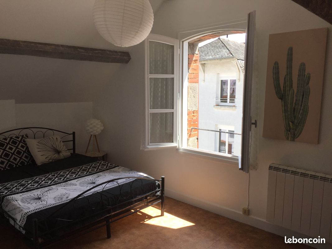 Appartement 1 pièce 25 m² · à Aurillac · 25 m² · 325 €