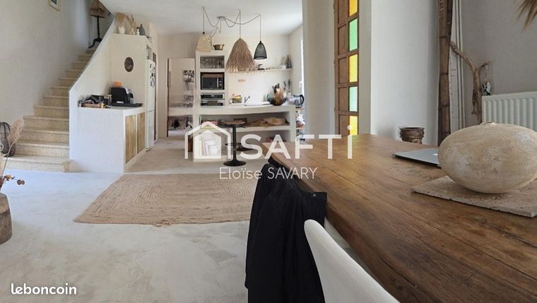Propriété 6 pièces 143 m²