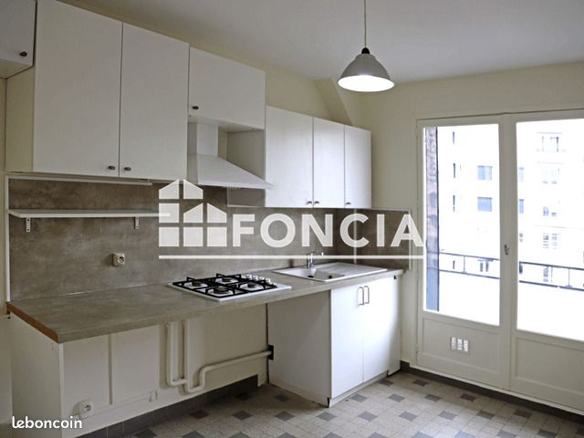 Appartement 4 pièces 77 m² · à Grenoble · 77 m² · 911 €