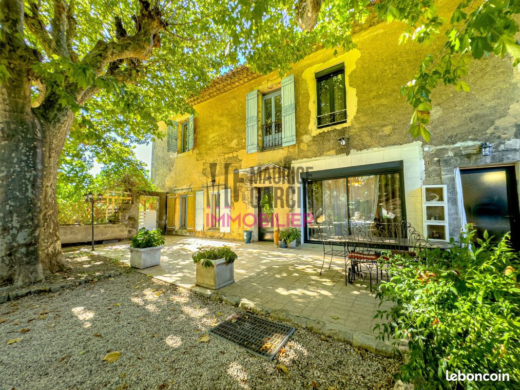 Maison 9 pièces 281 m² · à Cheval-Blanc · 281 m² · 629 000 €