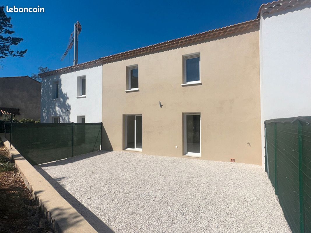 Maison 4 pièces 82 m² · à Saint-Maximin-la-Sainte-Baume · 82 m² · 355 000 €