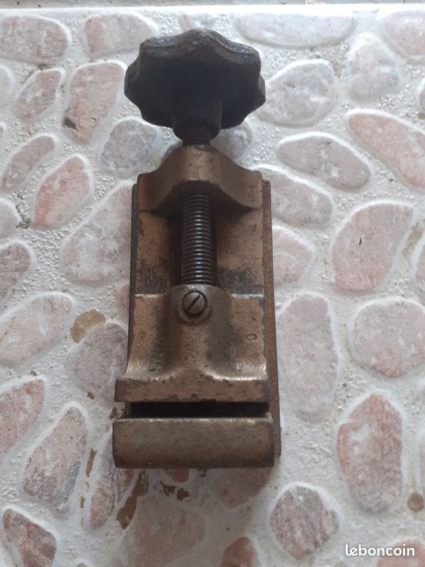 Petit étau (image 3)