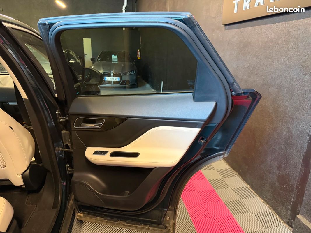 JAGUAR F-PACE V6 3.0 D - 300 ch AWD BVA8 Prestige (image 21)