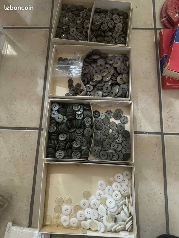 Lot de 100 divers boutons (image 3)