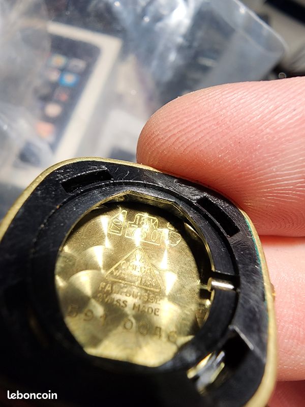 Omega De Ville Quartz vintage or 18k 750 boîtier coussin fonctionnelle (image 18)