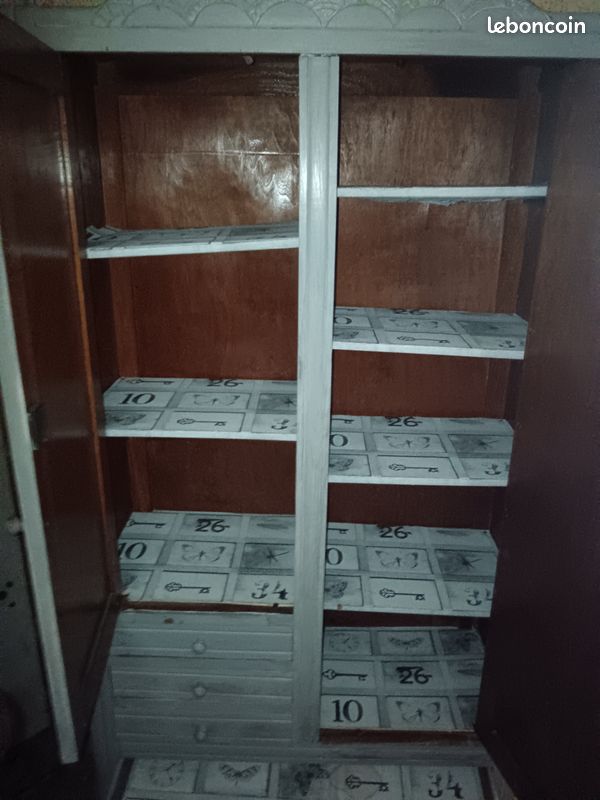 Armoire en bois (image 1)