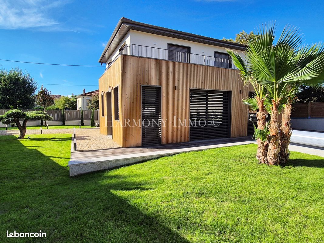 Maison 6 pièces 167 m² · à Neuville-sur-Saône · 167 m² · 895 000 €