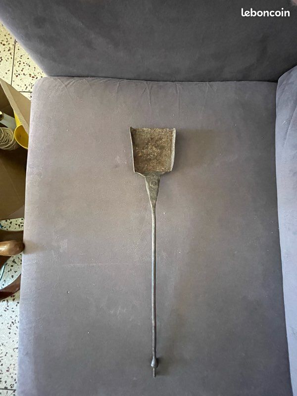 Pelle ancienne à braise forgé à la main (image 3)