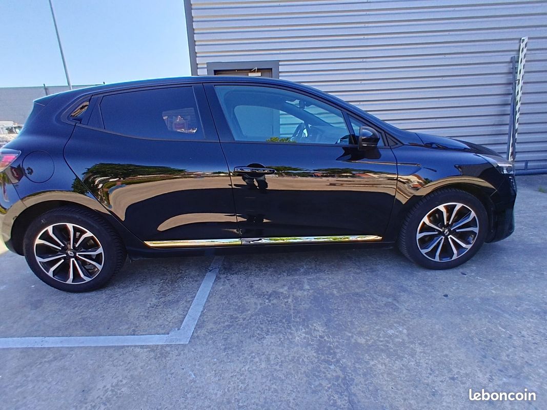 RENAULT CLIO5 TECHNO NOIR Prix Hors Taxe a l'export UNIQUEMENT (image 8)