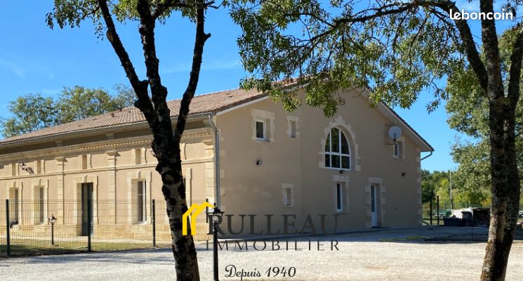 Maison 9 pièces 456 m²