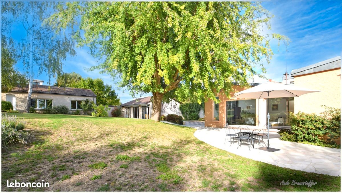 Maison 11 pièces 327 m² · à Villennes-sur-Seine · 327 m² · 1 240 000 €