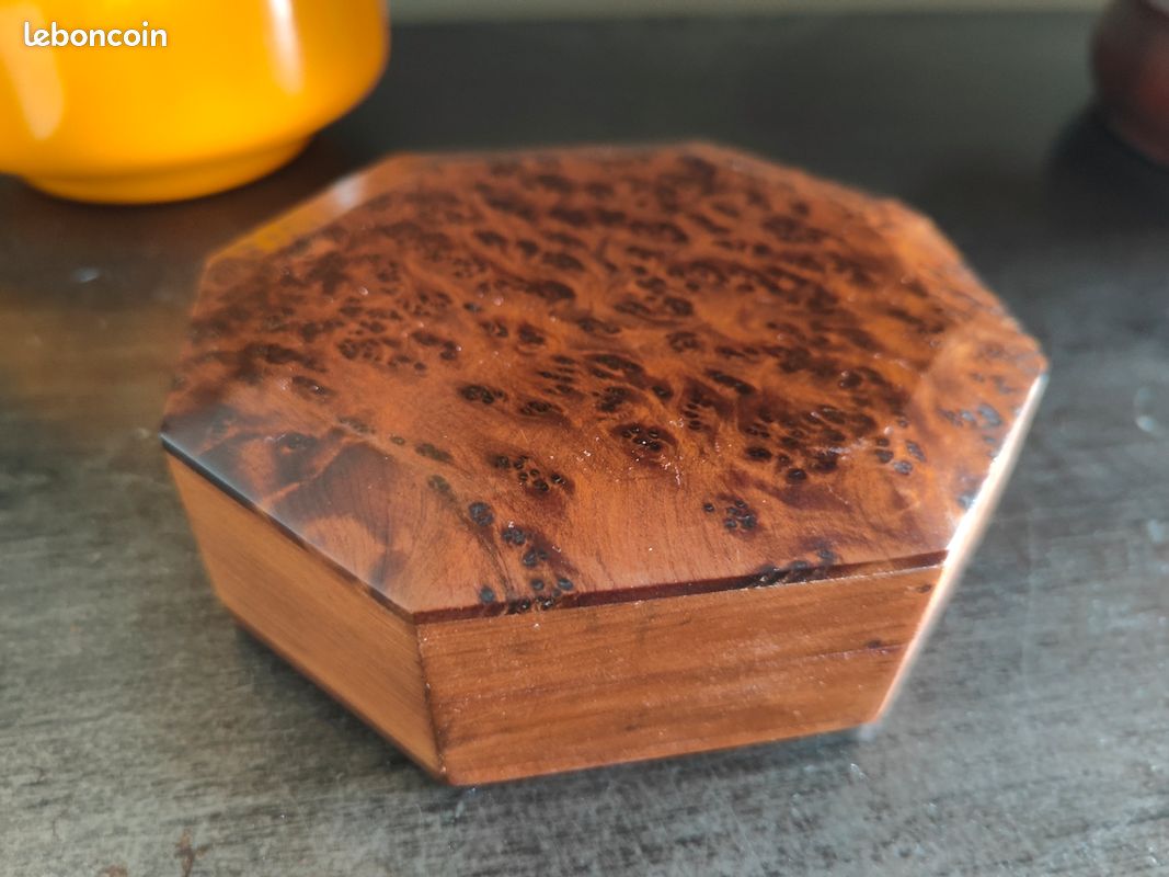 Boîte à Bijoux Artisanale En Loupe De Thuya - Occasion, Quelques Rayures