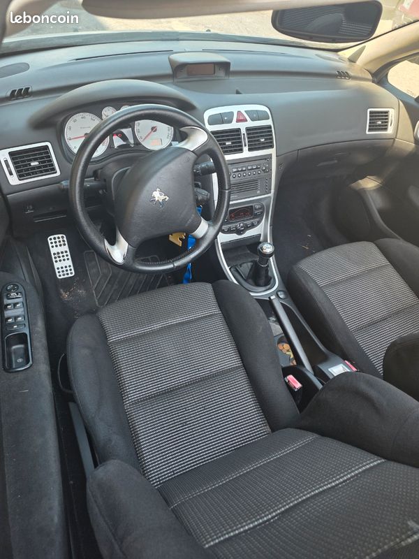 Voiture cabiolet a vendre (image 3)
