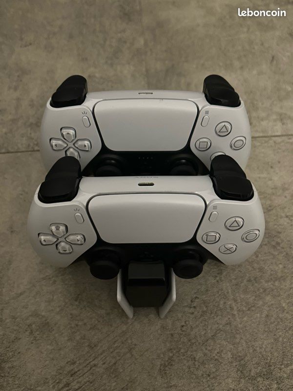 PS5 Standard + 2 manettes + station de recharge + 11 jeux PS4/5 (image 9)
