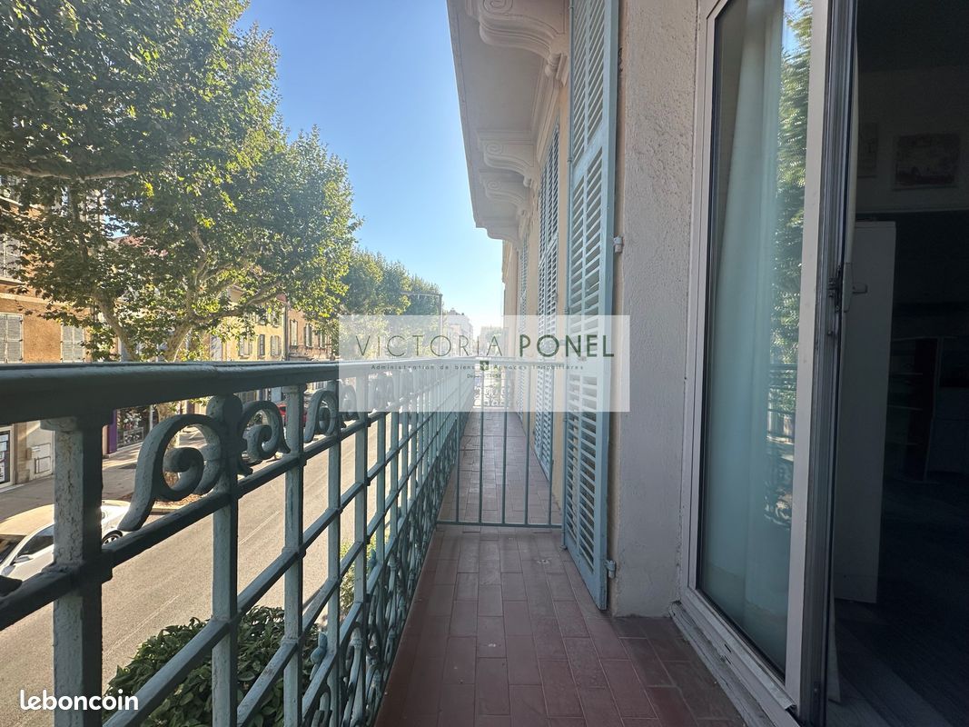 Appartement 1 pièce 13 m² · à Hyères · 13 m² · 422 €/mois