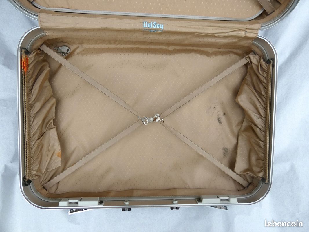 Valise Vintage Delsey Club 25 Pouces - Coque Dure Beige - 2 Roues - Pas De Clé