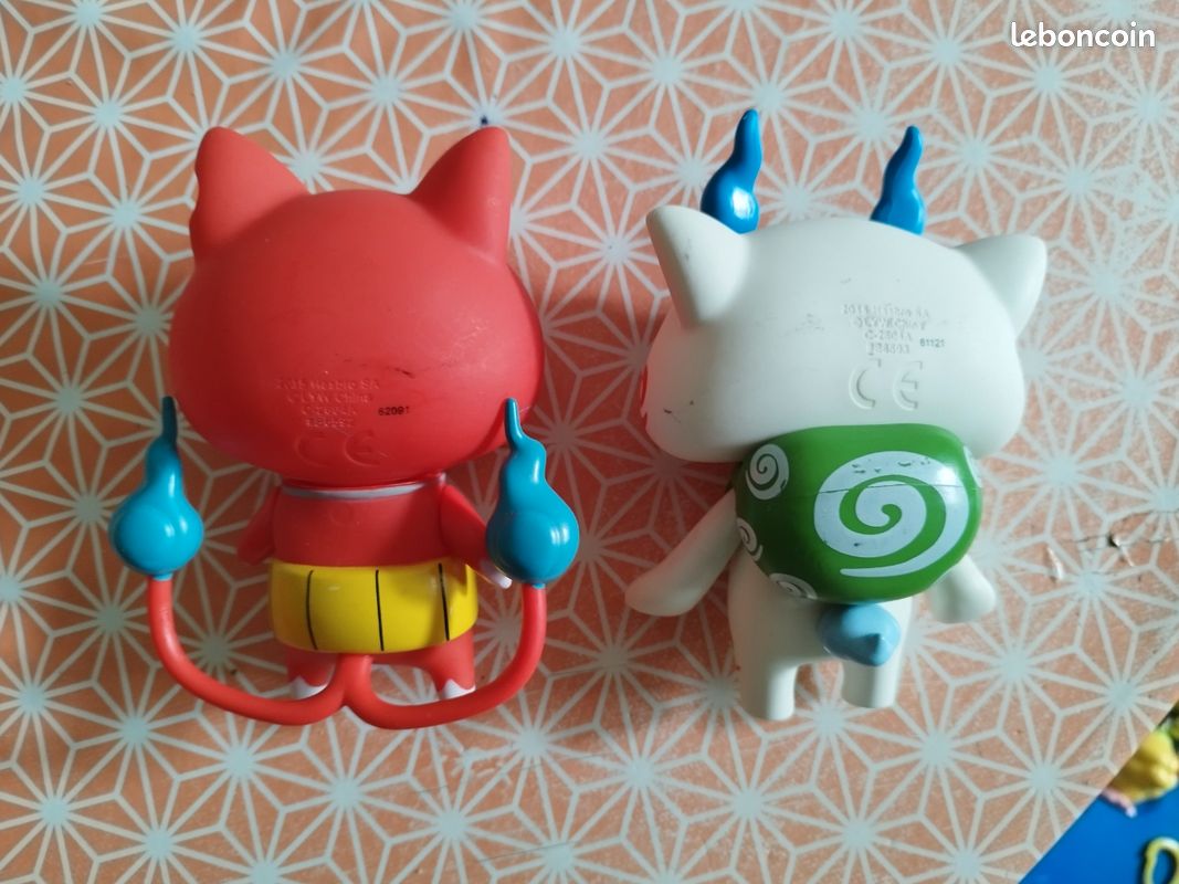 Hasbro Jouet Yokai Watch Montre à Double Projection Yo-Kai Watch