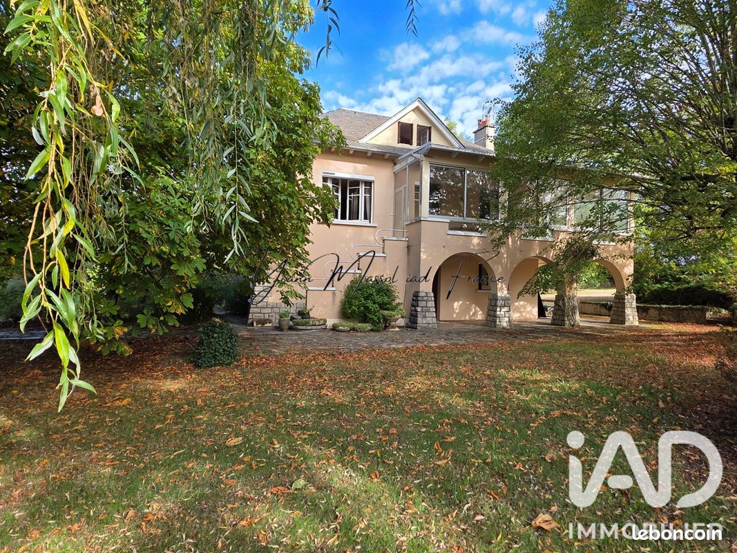 Maison 8 pièces 159 m² · à Lédergues · 159 m² · 150 000 €