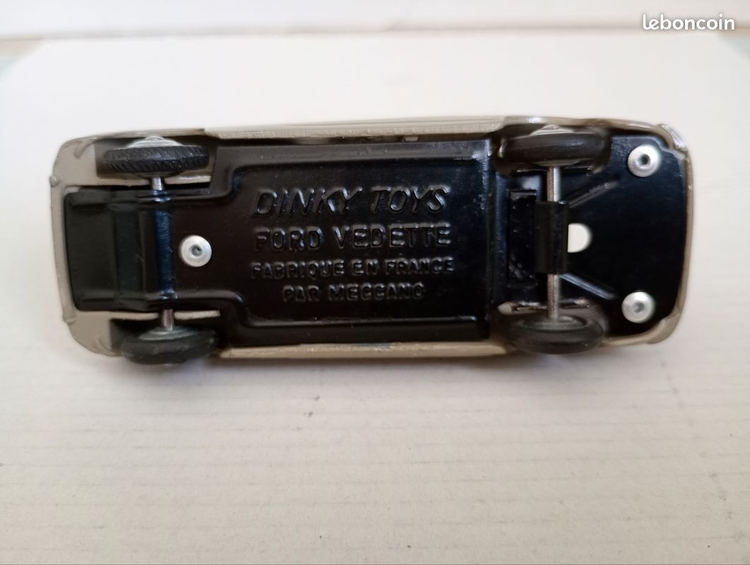 Dinky toys - Ford Vedette , vert, très bel état , Vente aux enchères