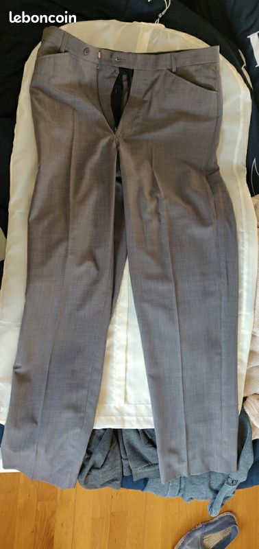 Pantalon De Costume Gris Taille 44 Homme - Occasion Très Bon état, Coupe Régulière, Sans Marque