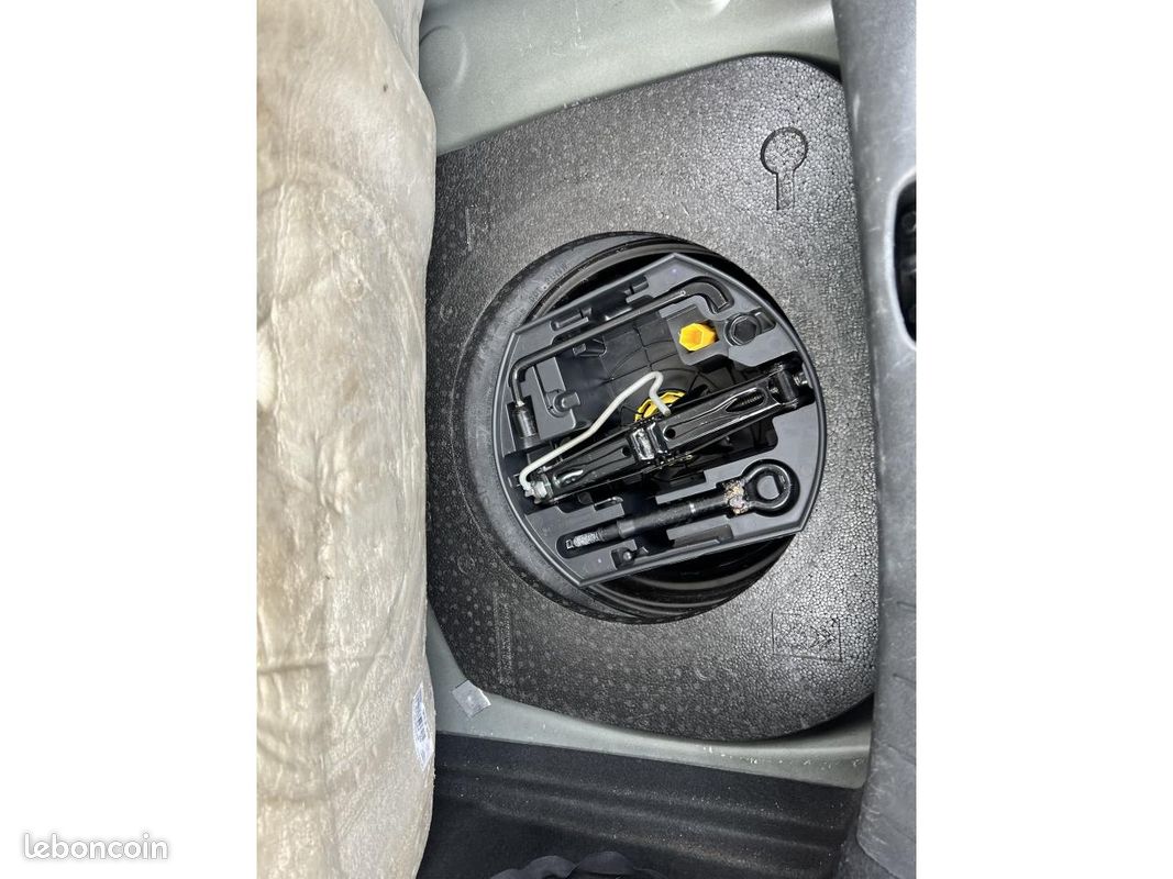 DS DS 3 1.6 HDi - 115 BERLINE Sport DISTRIBUTION OK (image 8)