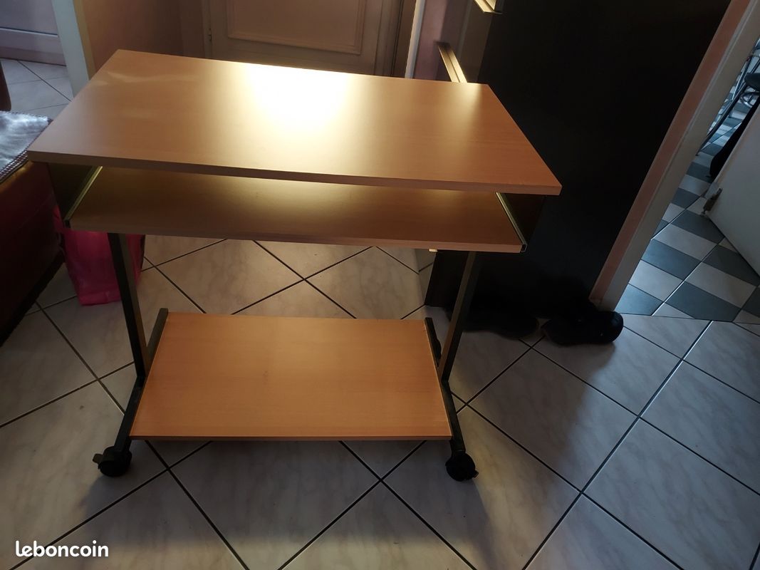 Bureau ordinateur (image 1)
