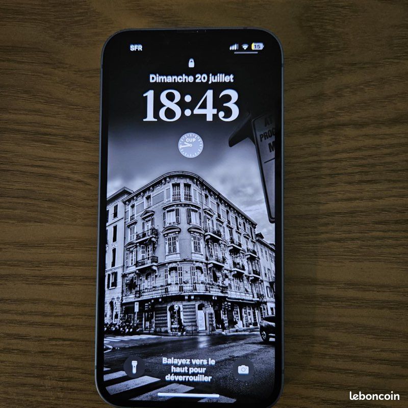 IPhone 14 128 Go - Parfait état - Caméra OK - Avec boîte (image 2)