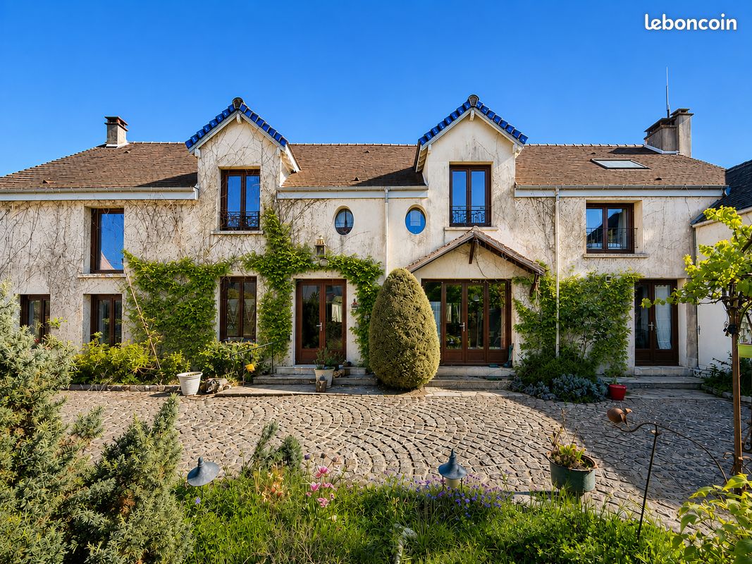 Maison 9 pièces 273 m² · à La Houssaye-en-Brie · 273 m² · 449 000 €
