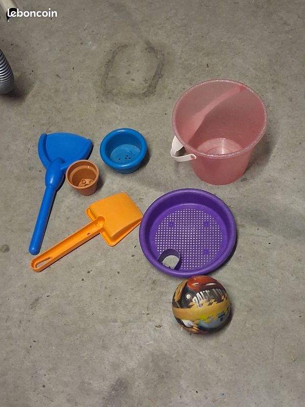 Jeux de plage très bon état_ au choix (image 11)