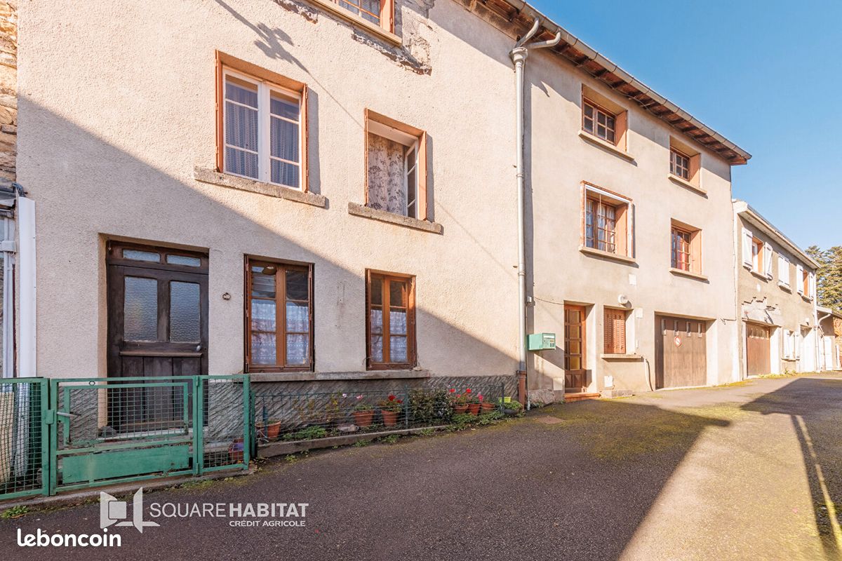 Maison 6 pièces 164 m² · à Saint-Genès-Champanelle · 164 m² · 129 900 €