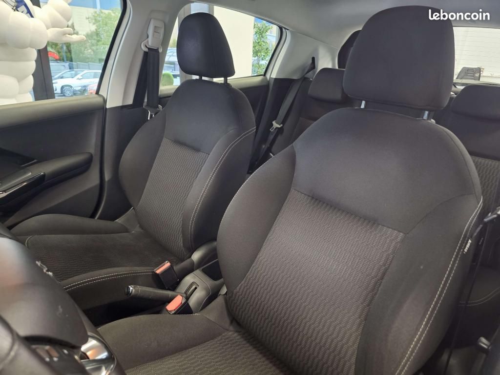 PEUGEOT 208 1.2i PureTech 12V - 82 BERLINE Active PHASE 2 (image 12)