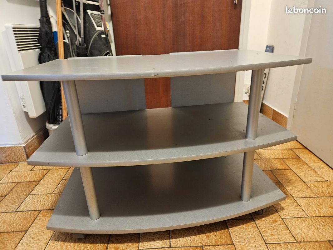 Table TV (image 1)