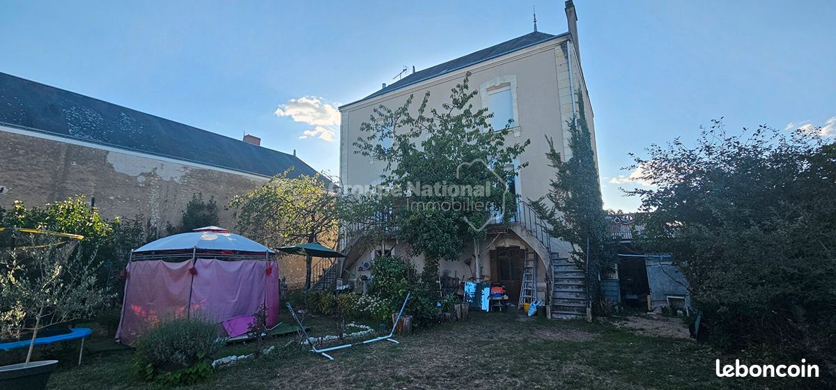 Maison 5 pièces 160 m² · à Dangé-Saint-Romain · 160 m² · 173 000 €