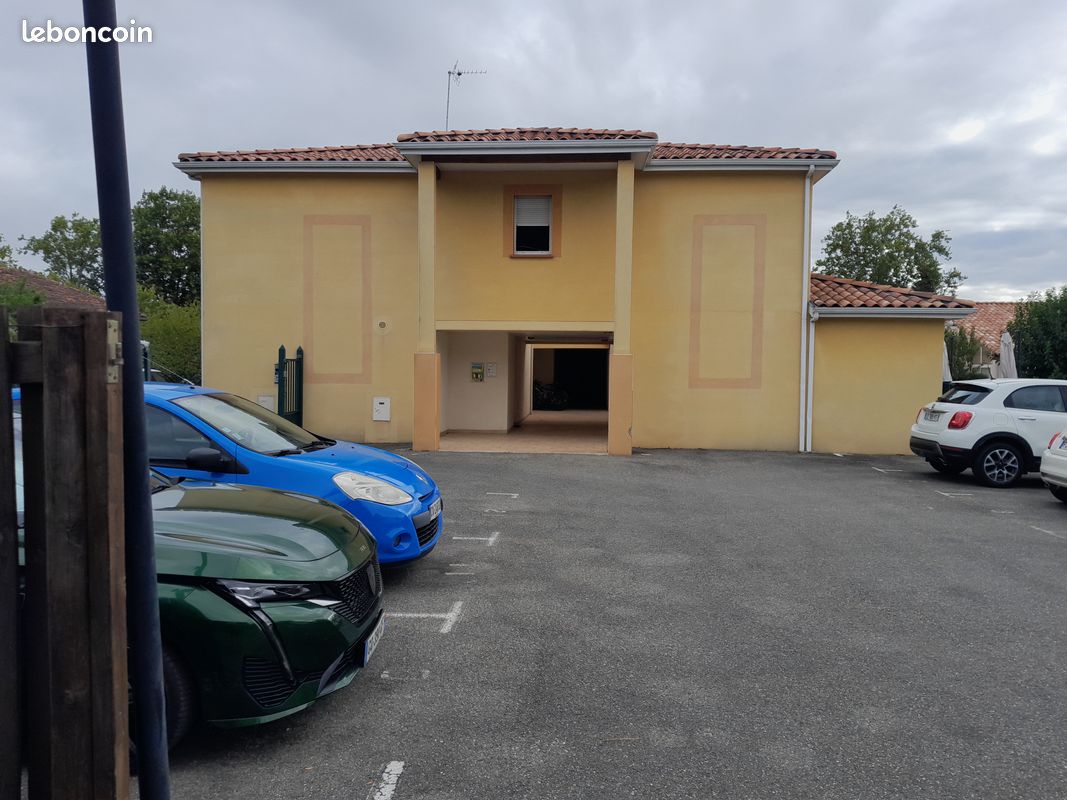 Appartement 4 pièces 93 m² · à Lavaur · 93 m² · 860 €