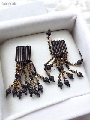 Paire de boucles d?oreilles rétro vintage fantaisie ancienne pour collectionneur