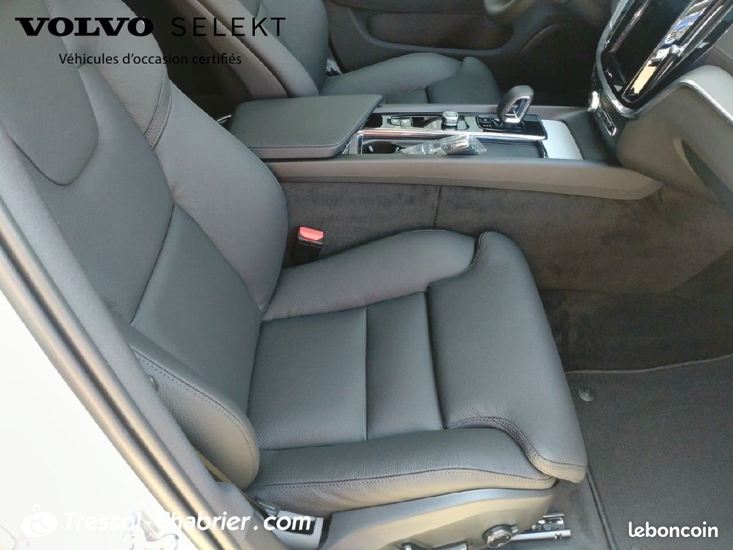 VOLVO V60 Micro hybride essence B4 197 ch DCT7 Ultra Style Dark (image 16)