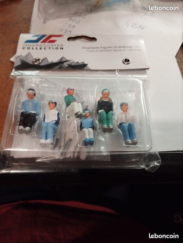 Jaegerndorfer Jaegerndorferjc54400 Figurines Debout Avec Tête