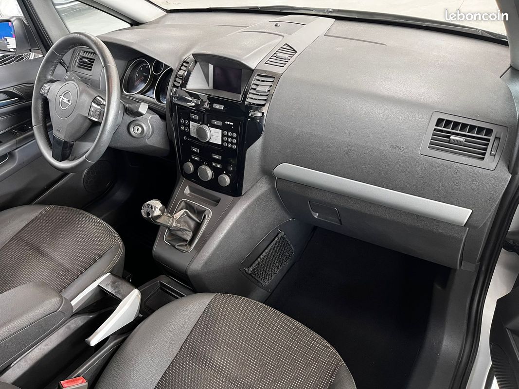 Opel zafira 1.7l cdti 125cv cosmo pack 7places entretien a jour garantie 1an (image 4)
