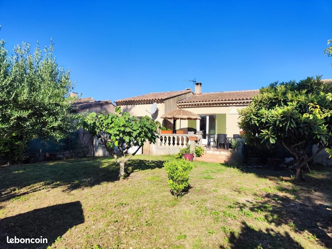 Maison 4 pièces 107 m² · à Cucuron · 107 m² · 380 000 €