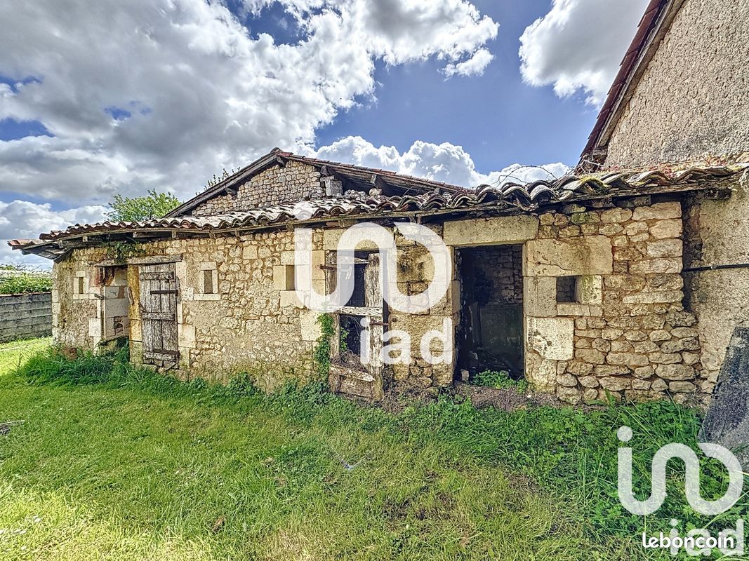 Propriété 3 pièces 69 m² - Châtignac 16480 (image principale 9)