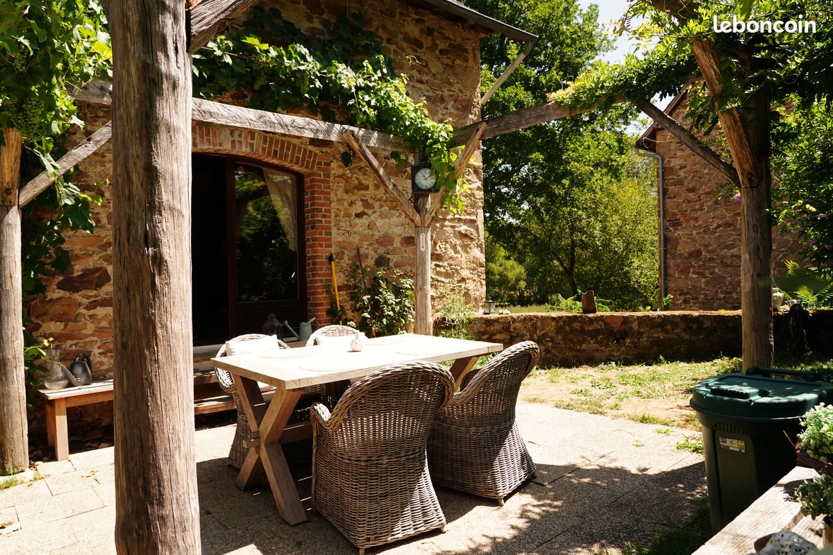 Maison 9 pièces 357 m² · à Château-Chervix · 357 m² · 549 000 €