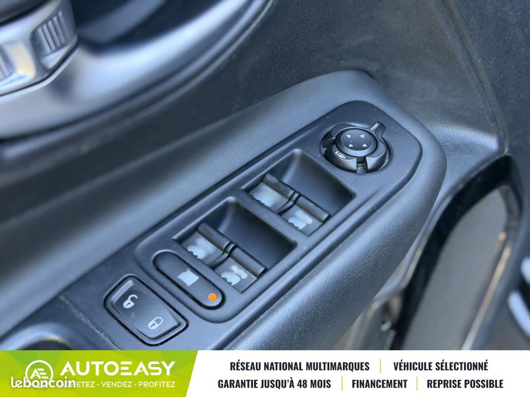 Jeep Renegade 1.6 CRD 120 BROOKLYN EDITION 2WD * ENTRETIEN ET DISTRI OK * CT OK * GARANTIE 6 MOIS (image 21)