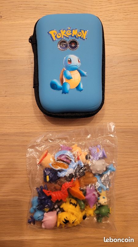 Pochette Pokémon Avec Bulbizarre Et 24 Figurines - Collection Neuve Et Complète